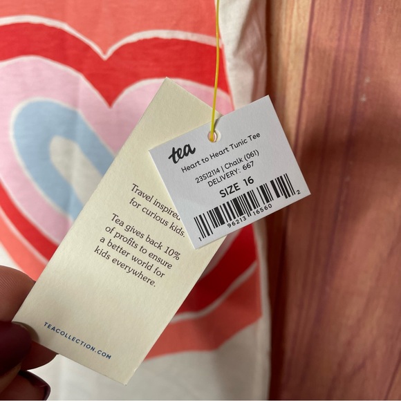 NEW Tea Collection Heart Rainbow Roll Tab Short Sleeve Graphic Tee Size 16 - Picture 4 of 5